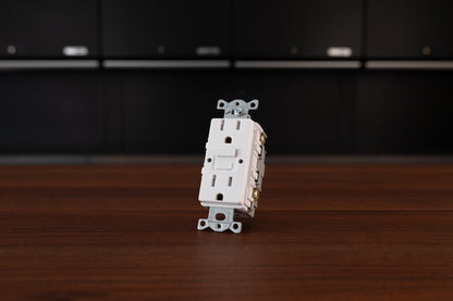 Lutron 15 Amp GFCI Receptacle