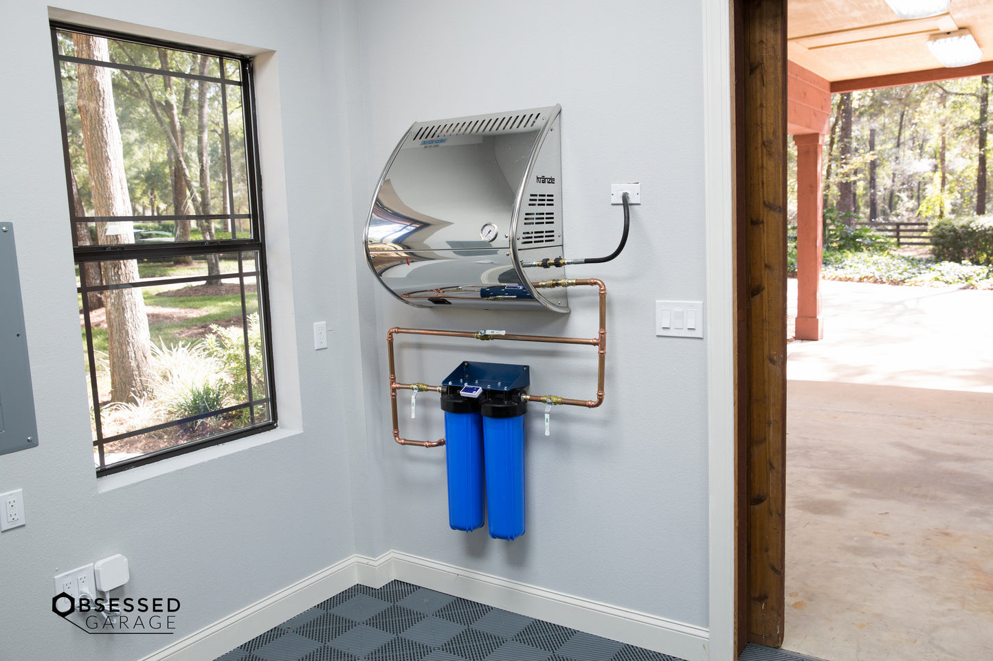 CR Spotless DIW-20 High Output Wall Mounted System
