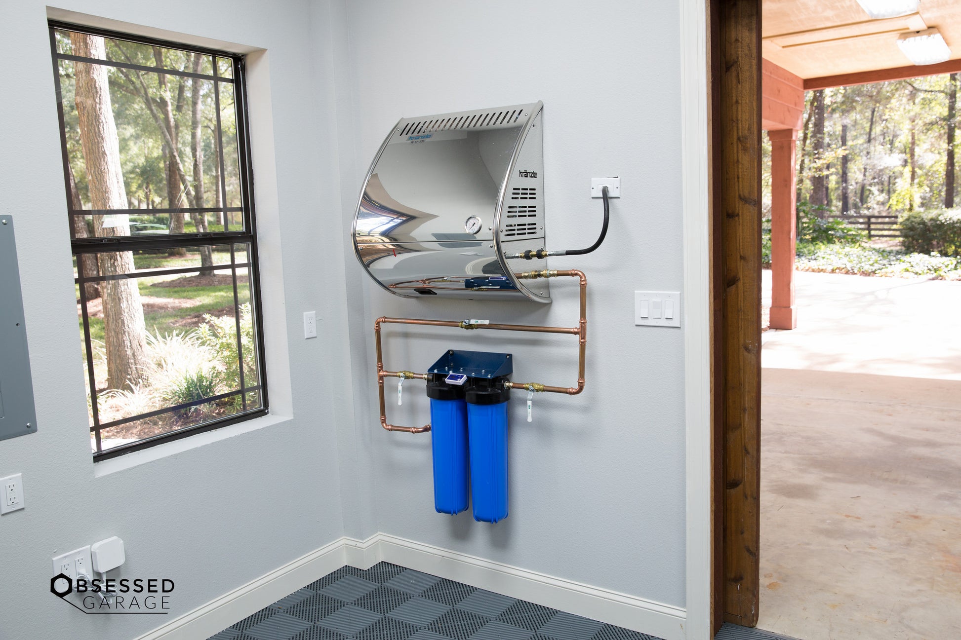 CR Spotless DIW-20 High Output Wall Mounted System