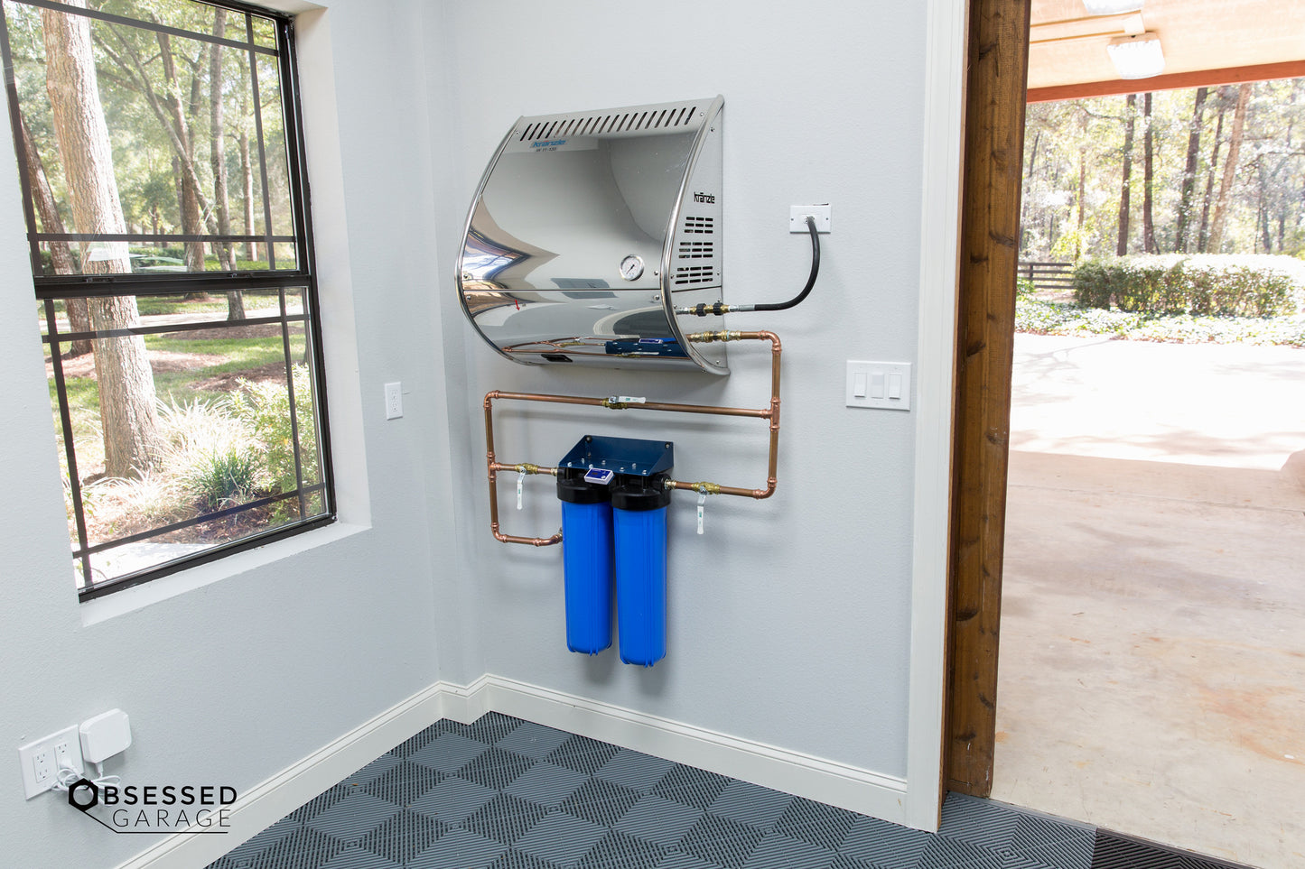 CR Spotless DIW-20 High Output Wall Mounted System