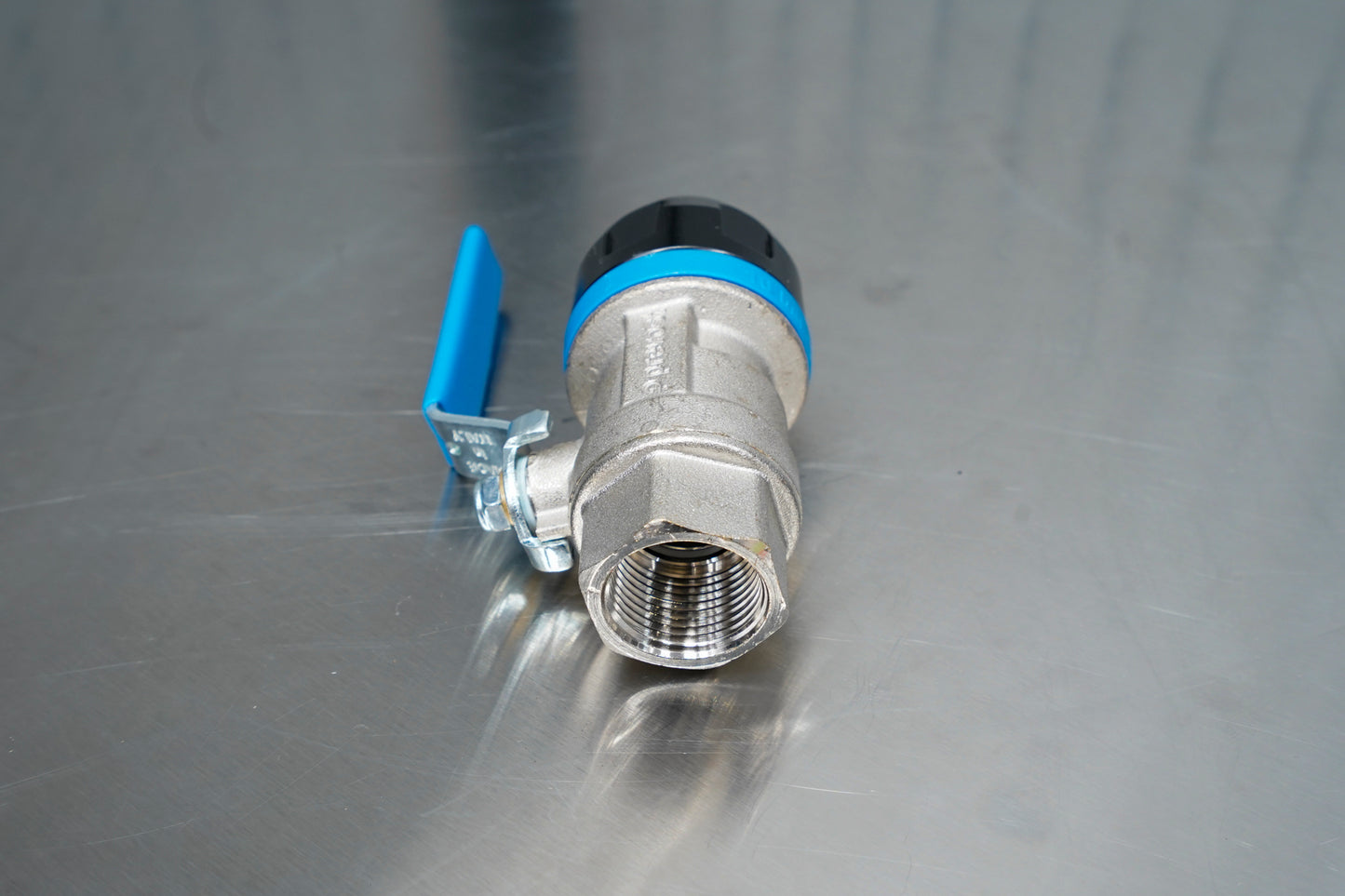 Prevost 3/4" NPT to 1" Pipe Valve