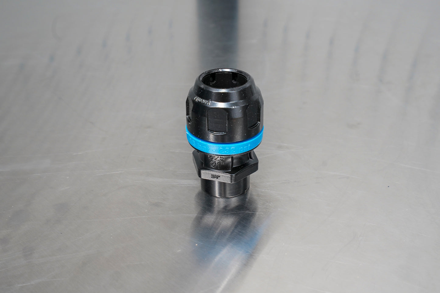 Prevost 3/4" NPT (Female) Threaded Straight Fitting for 1" Pipe