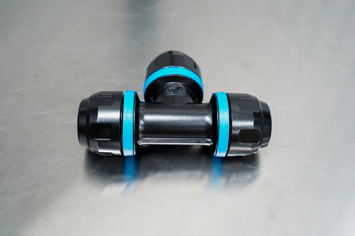 Prevost Equal Female Tee for 1" Pipe